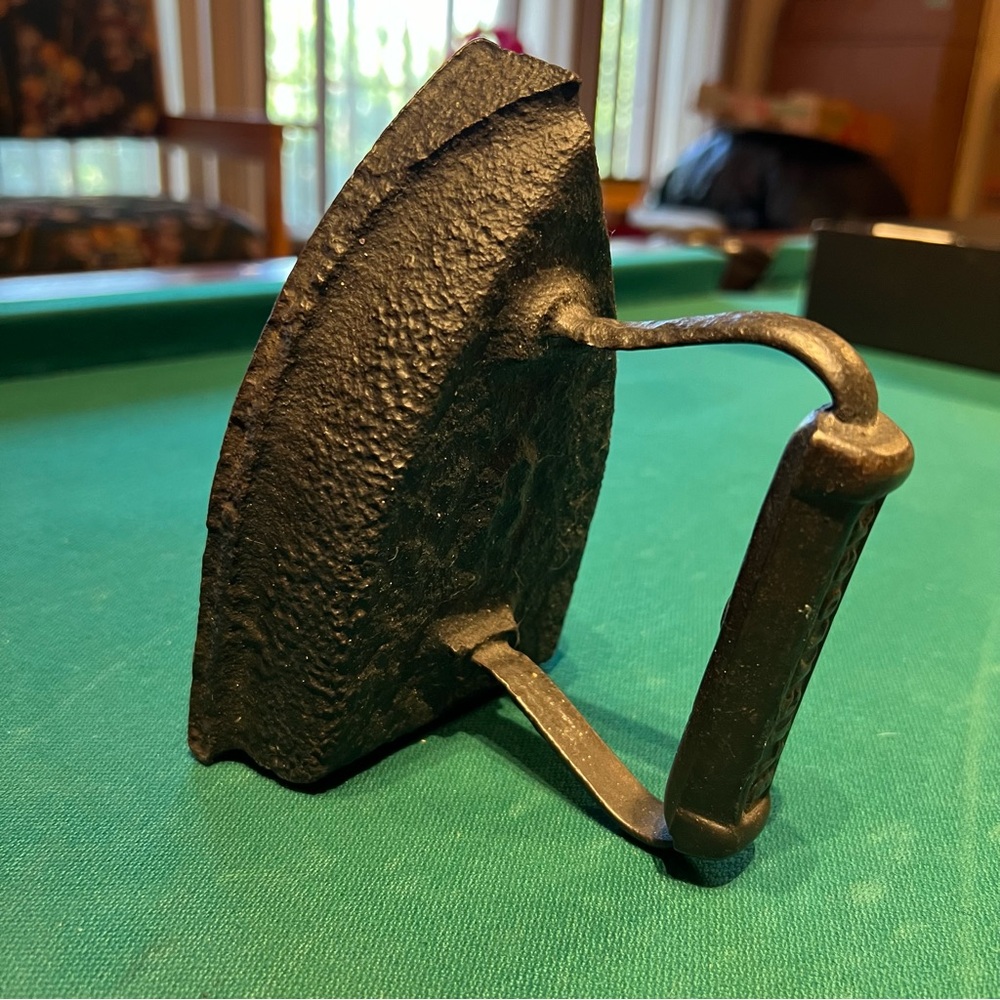 Rare & Vintage Cast Iron ”Blackstone” 8 lb. cloths sad Iron